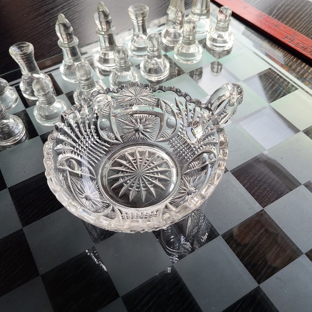 💌 Crystal cut glass dish